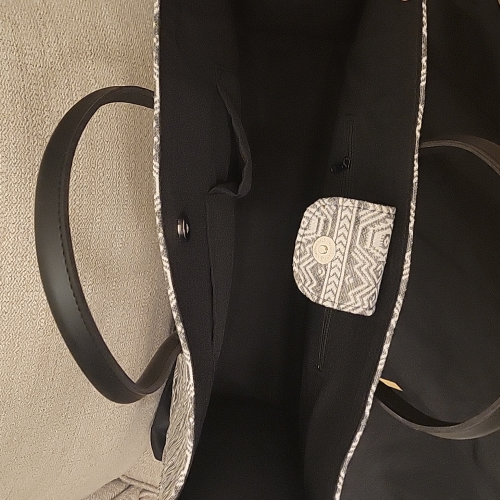 Large Tote - Picture 6 of 9